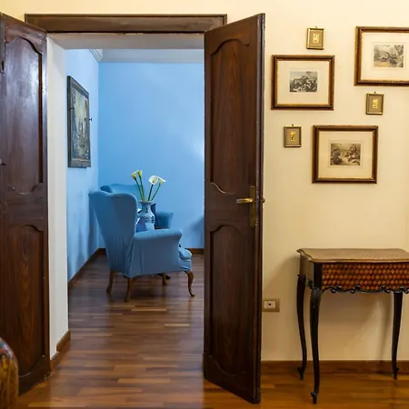 Palazzo Crescimbeni *