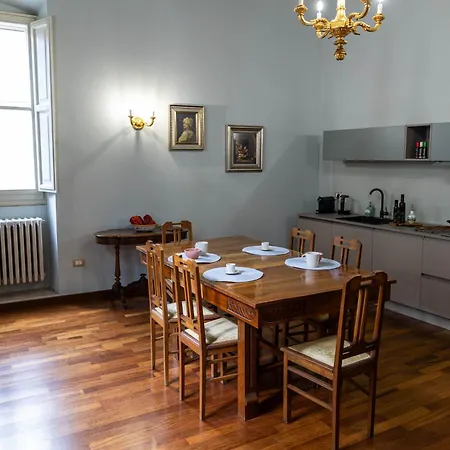 Palazzo Crescimbeni Apartmán *