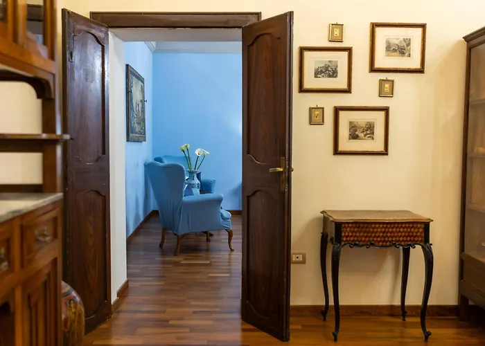 Palazzo Crescimbeni *